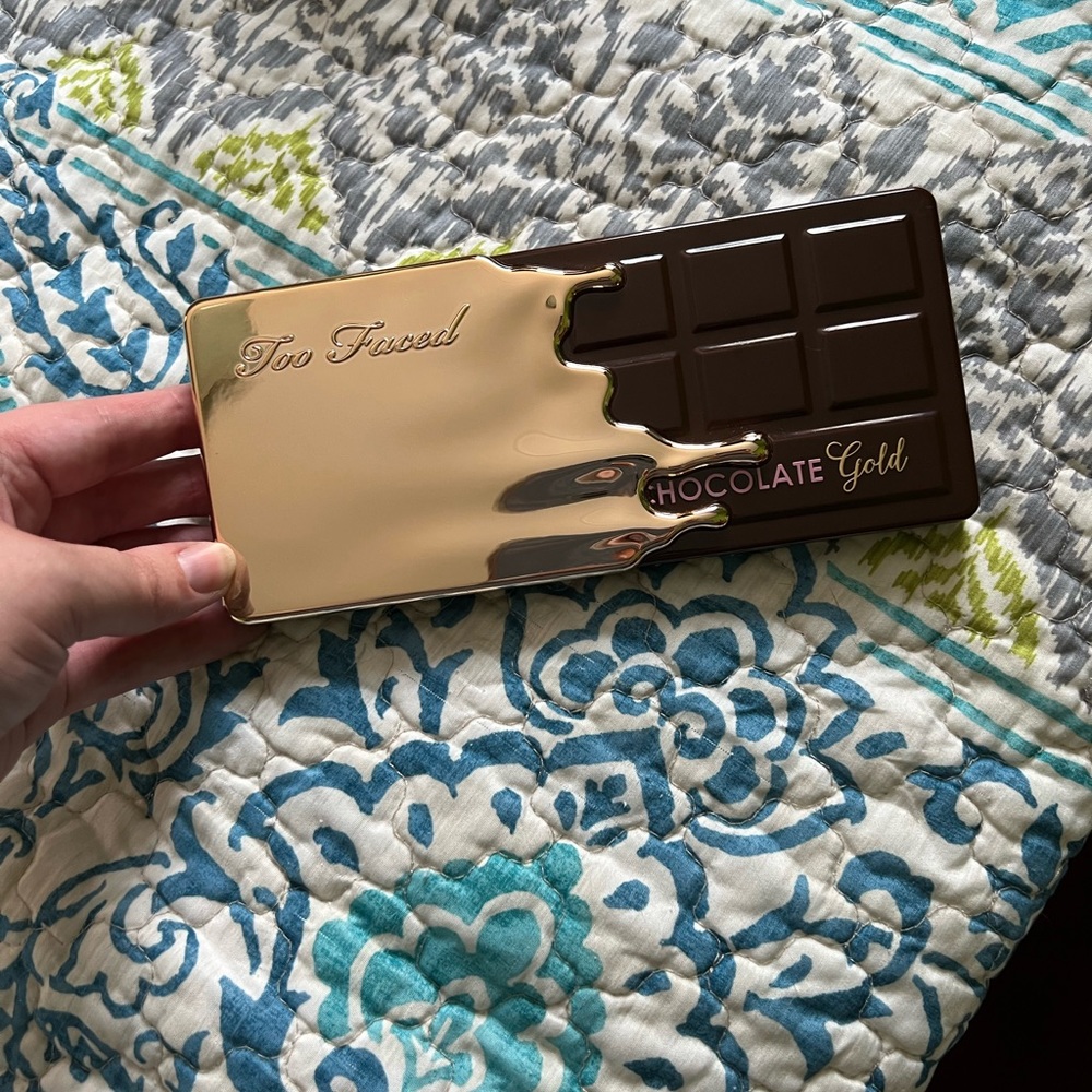 Too Faced Chocolate Gold Eyeshadow